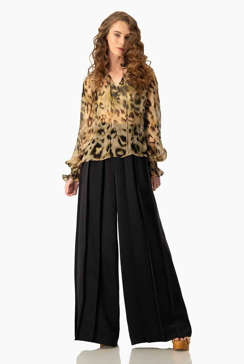 Blusa cuello alto y escote en V - Image 5