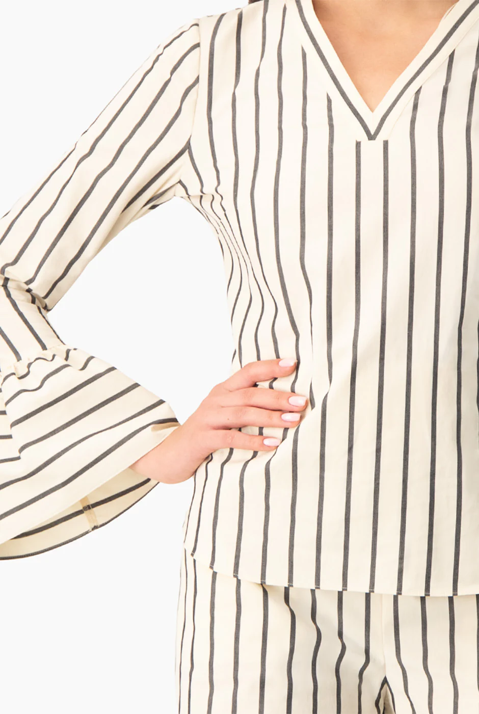 Camisa rayada de escote en V - Image 7