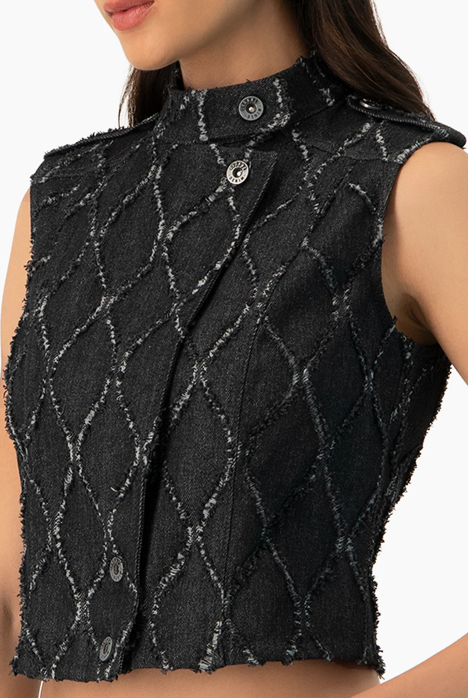 Chaleco denim con destruccion - Image 7