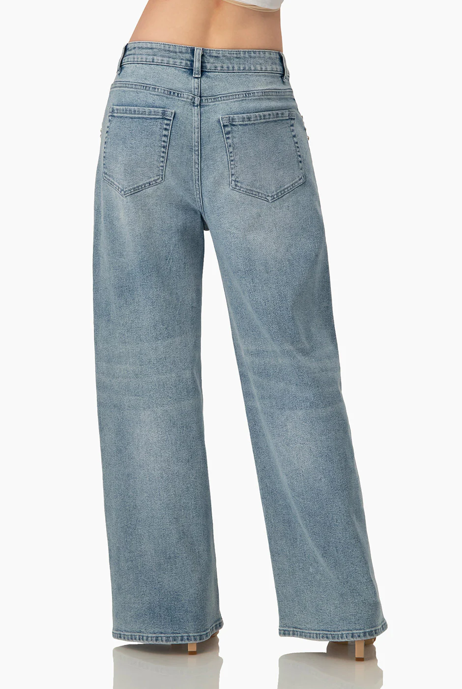 Jeans denim amplio con pedreria - Image 2