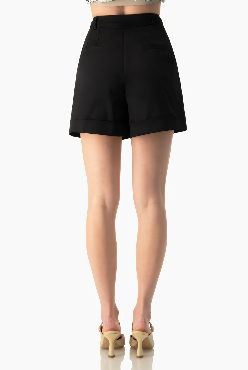 Short negro con pinzas - Image 2