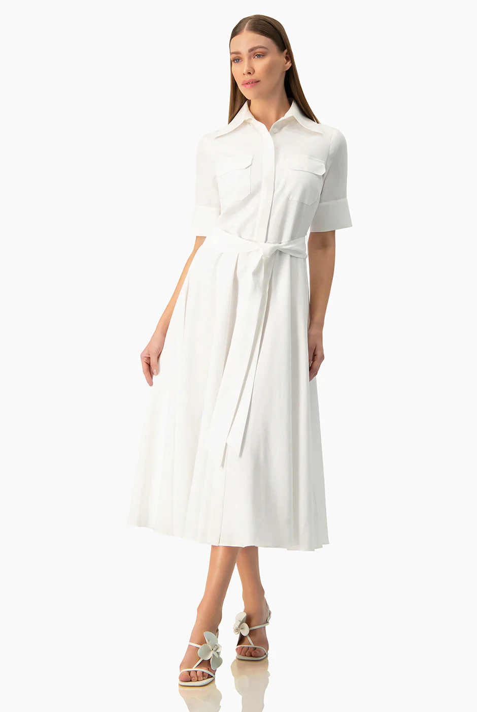 Vestido blanco manga corta y cinta