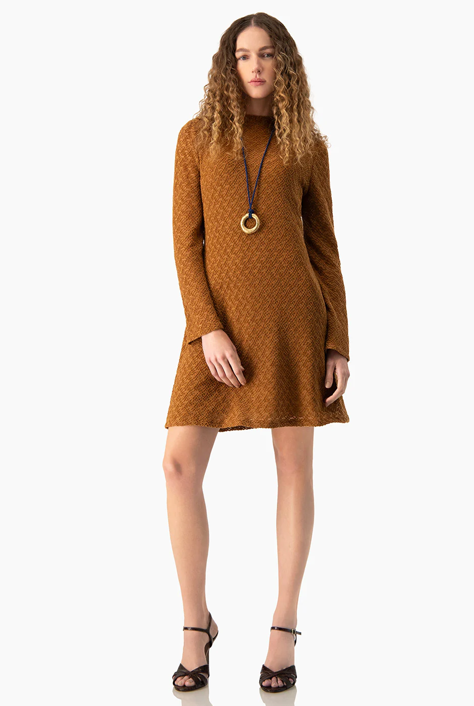 Vestido Ivonne tejido corto cafe - Image 4