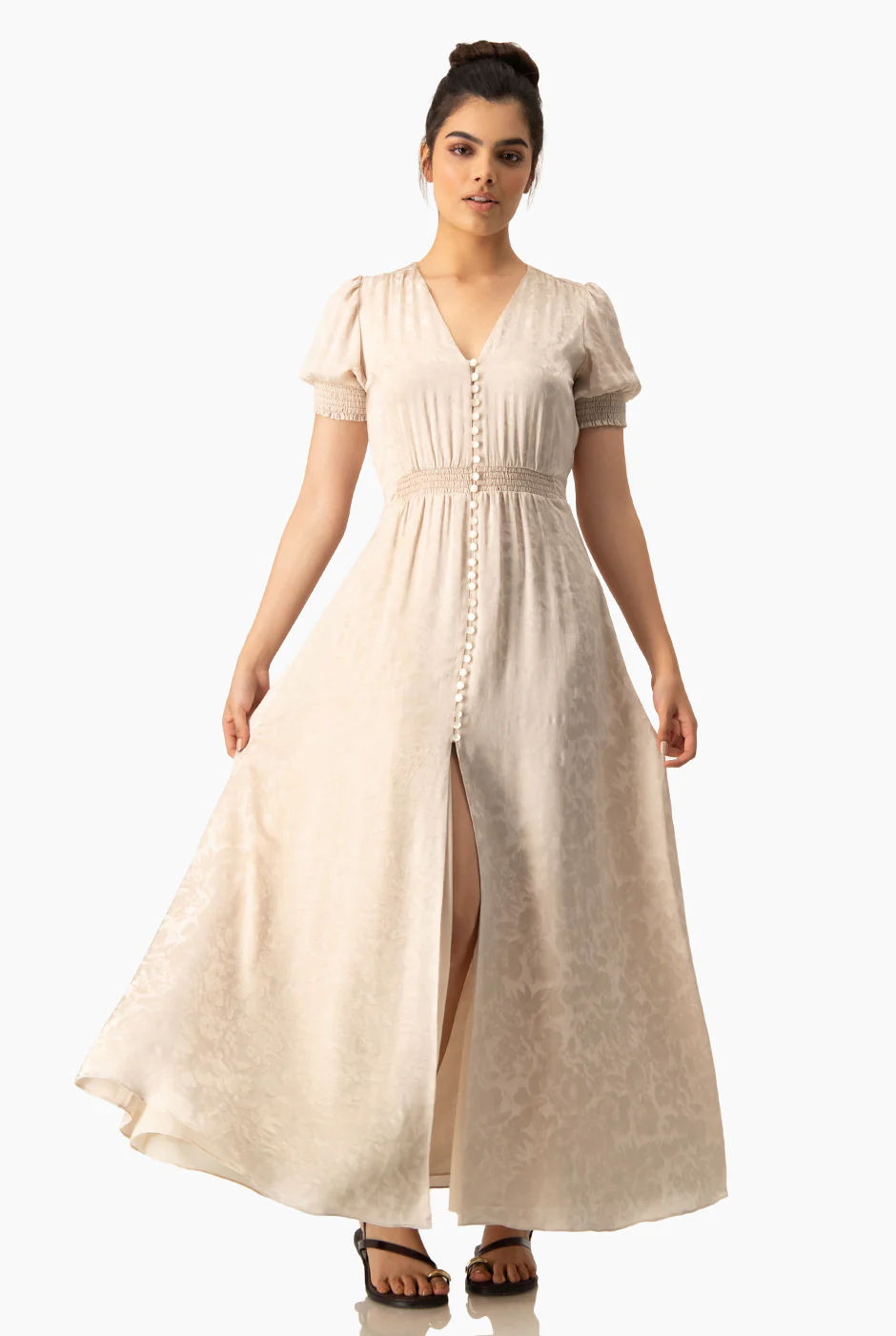 Vestido largo color beige con smock - Image 4